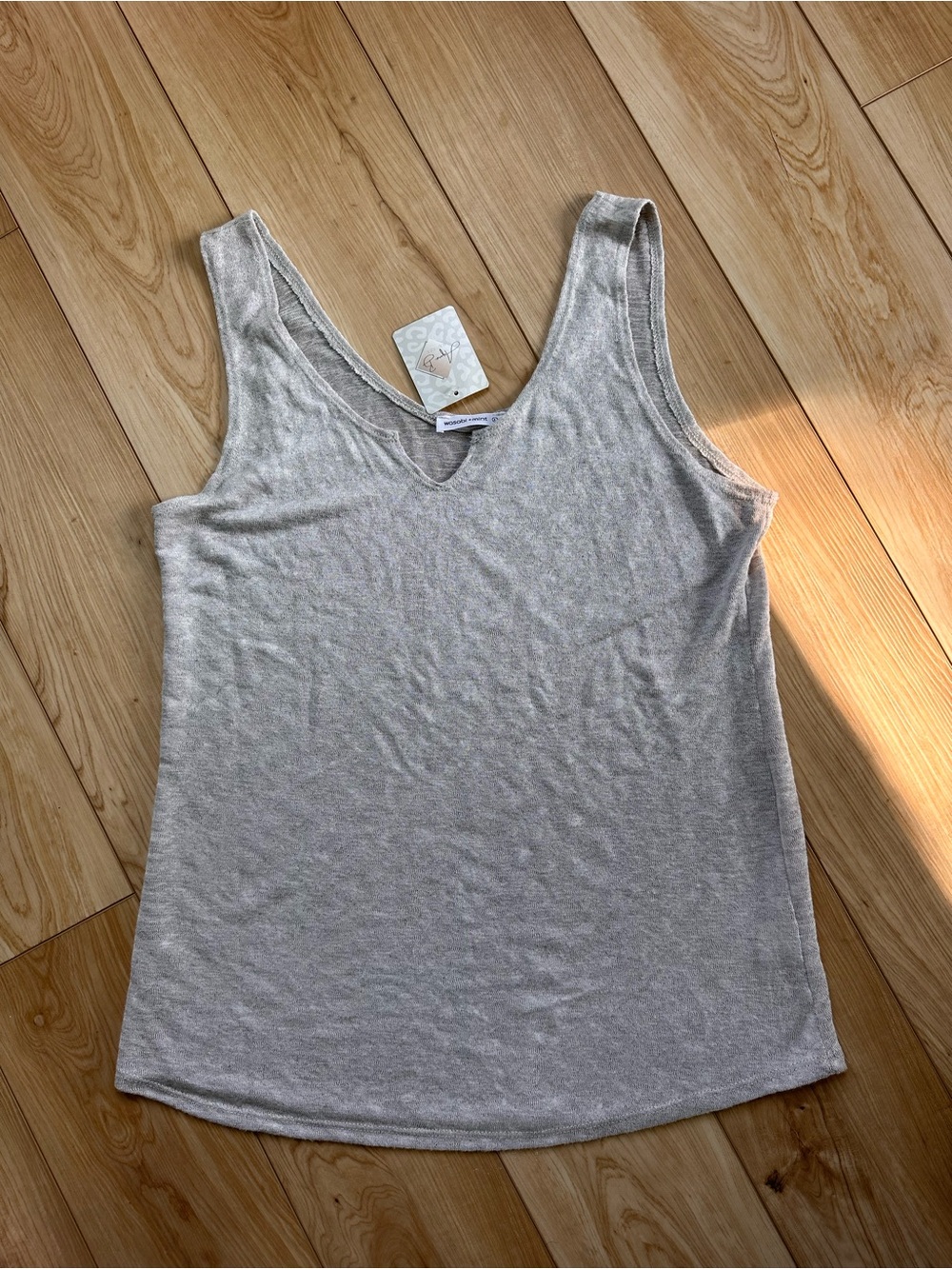 Sleeveless V-Neck Tank Top in Light Gray